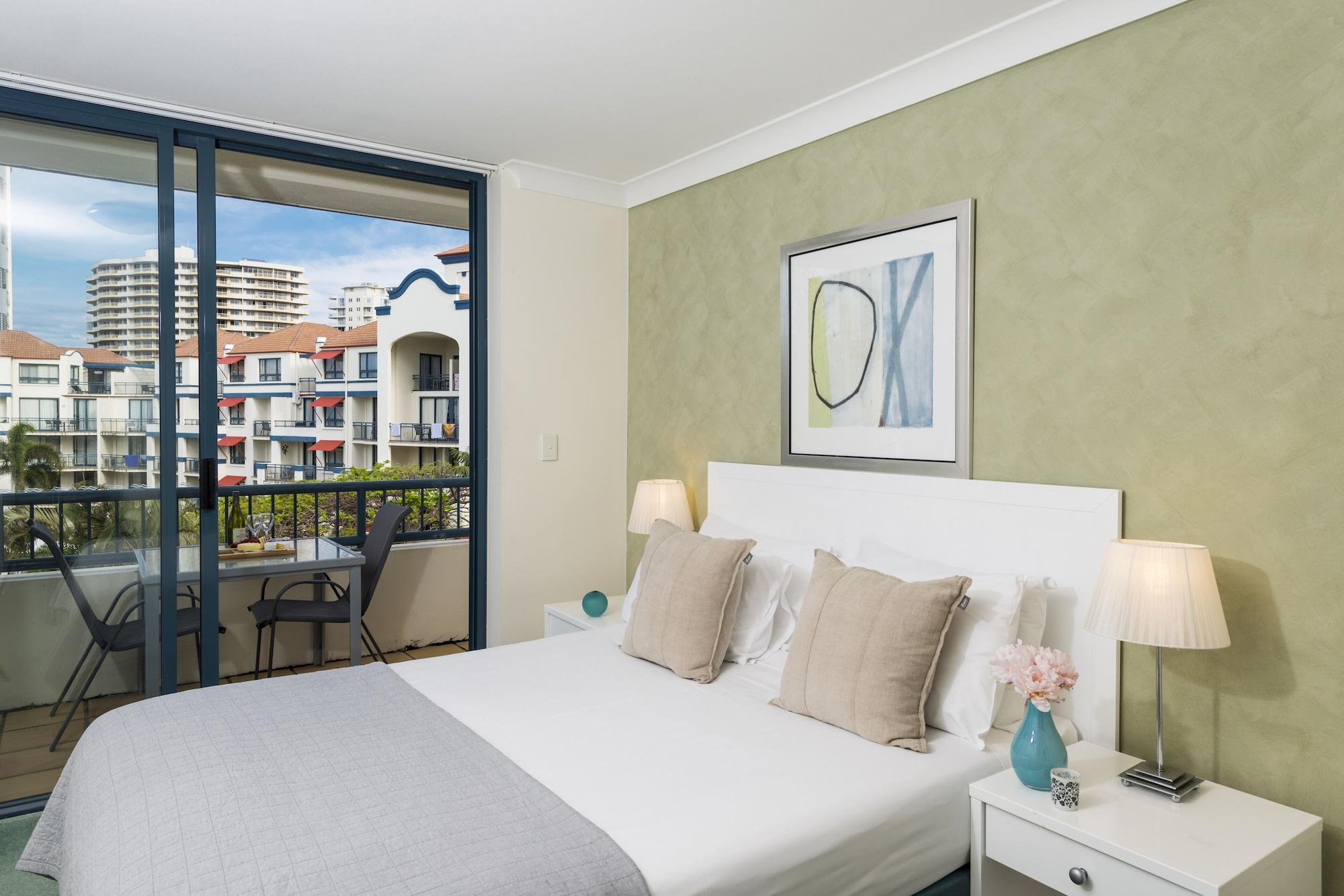 Oaks Gold Coast Calypso Plaza Suites Bagian luar foto