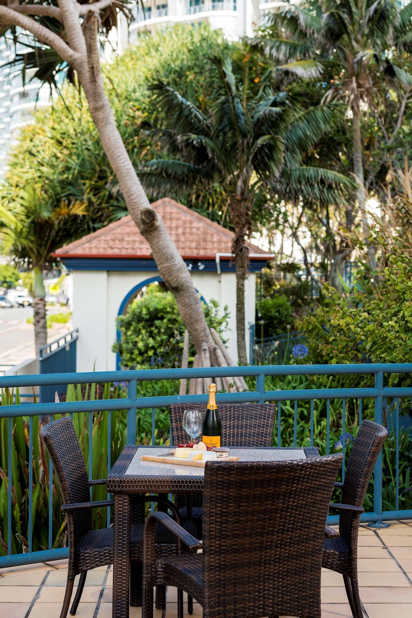 Oaks Gold Coast Calypso Plaza Suites Bagian luar foto