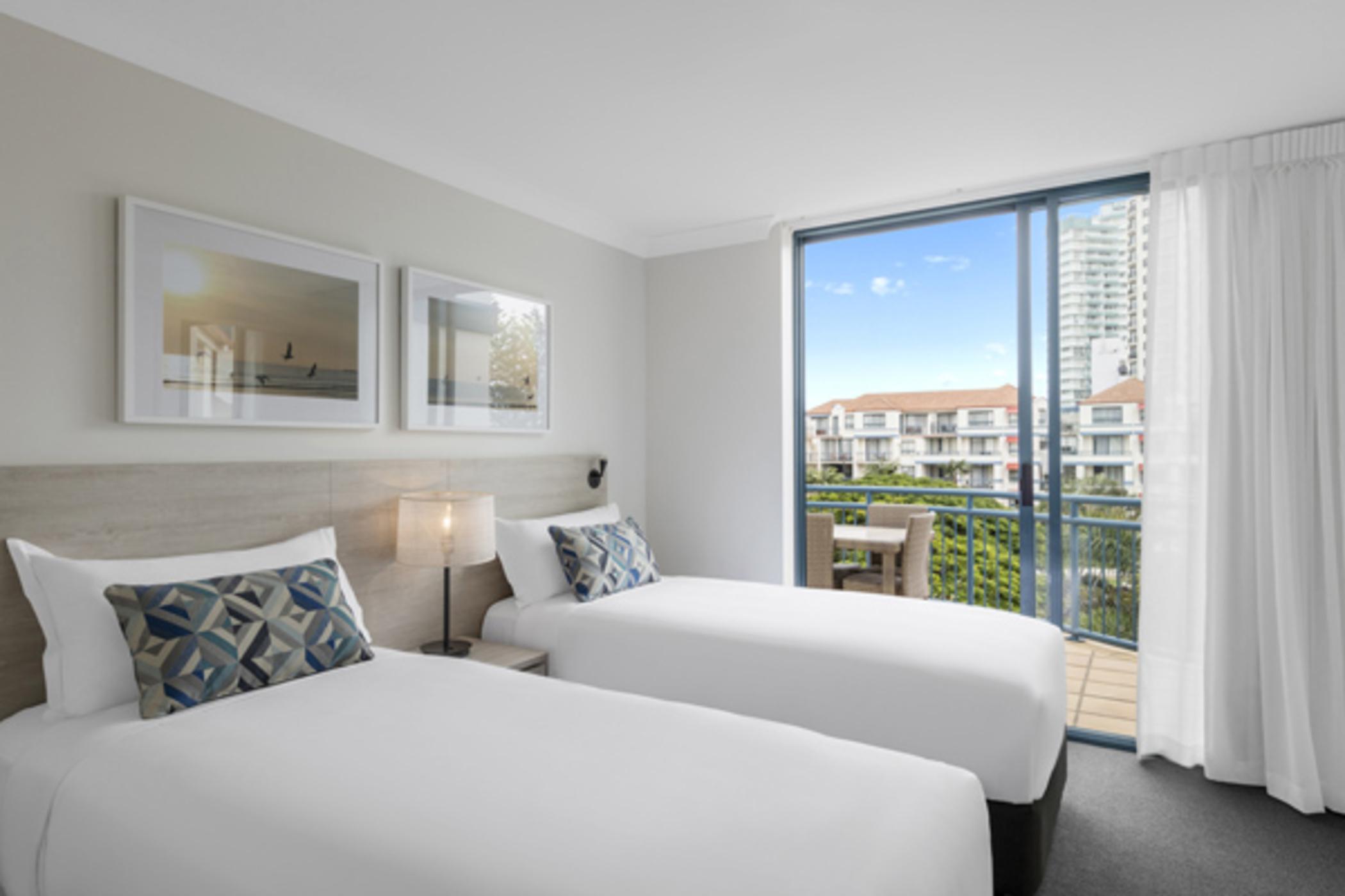 Oaks Gold Coast Calypso Plaza Suites Bagian luar foto