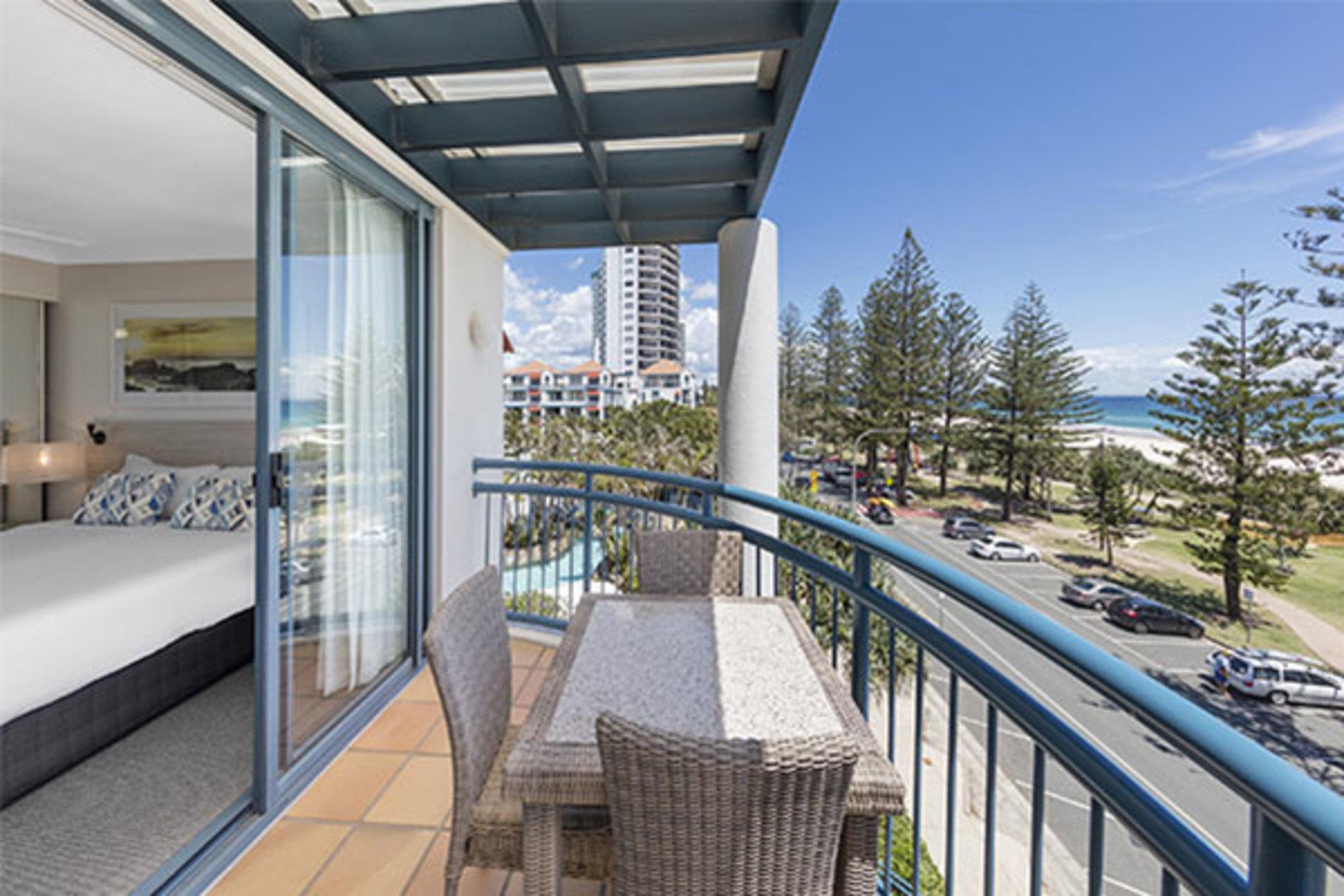 Oaks Gold Coast Calypso Plaza Suites Bagian luar foto