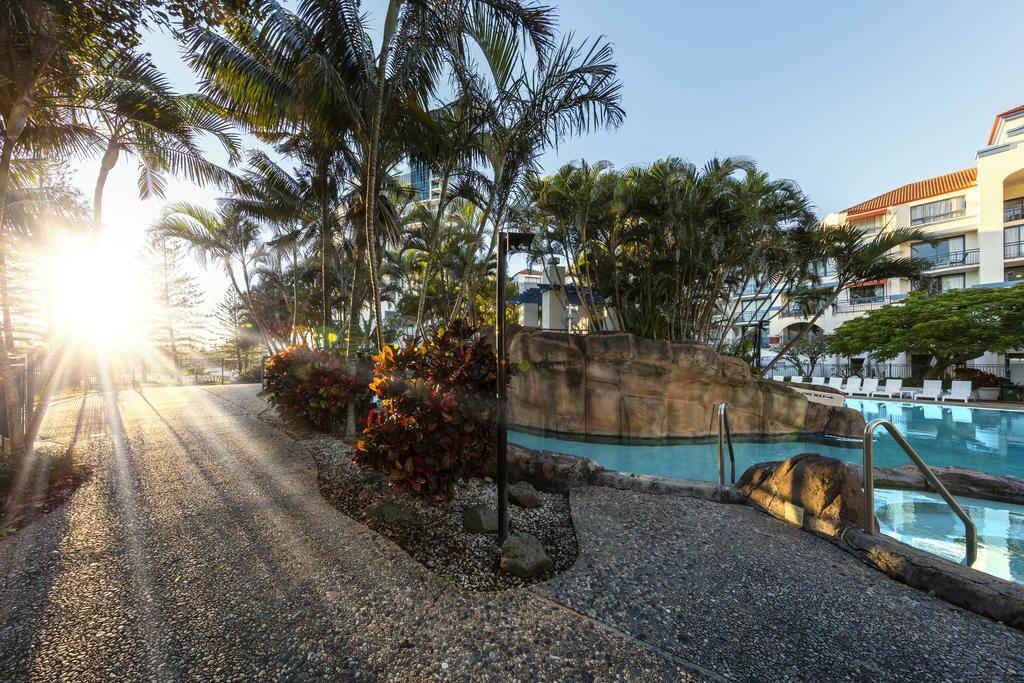 Oaks Gold Coast Calypso Plaza Suites Bagian luar foto